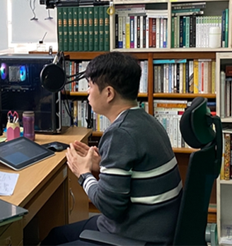 미래교실 구축을 위해 협의하는 모습 사진